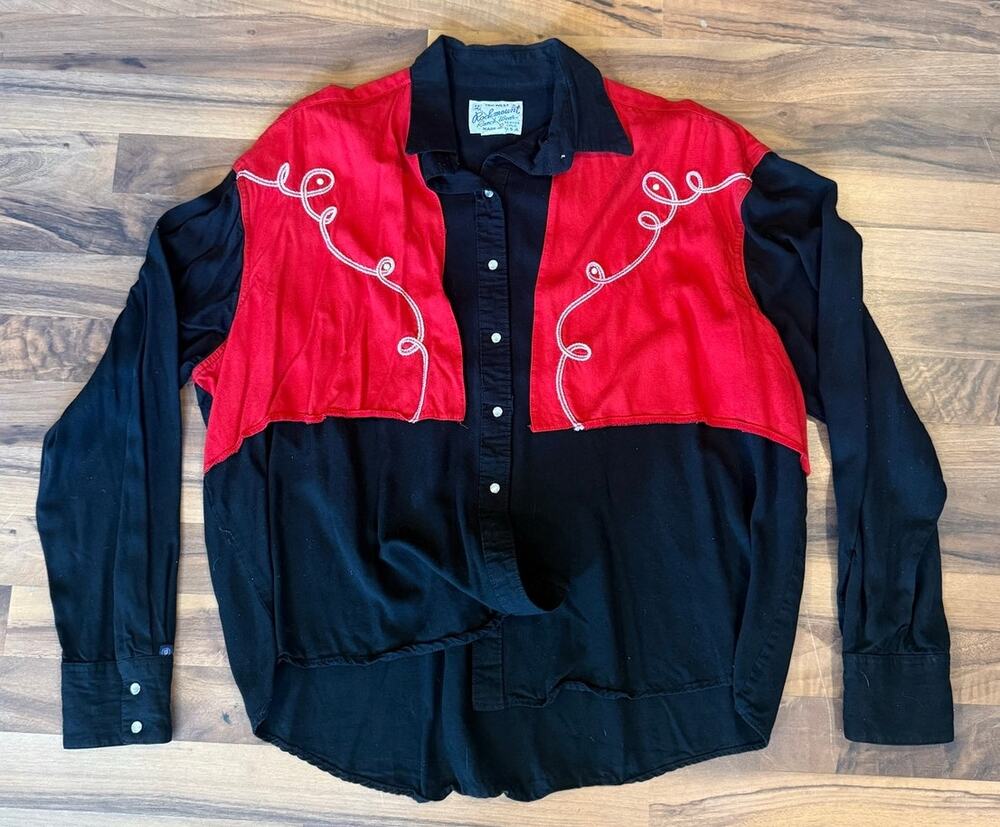 Rockmount Ranch Wear red and black pearl snap size XL